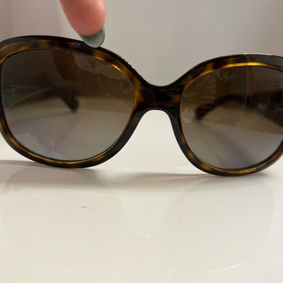 Dolce and Gabbana sunglasses - Picture 3 of 5